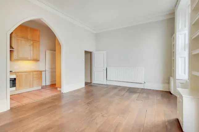 Flat for sale in Elgin Crescent, Notting Hill Gate, London W11