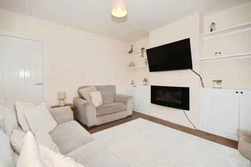 2 Bedroom Terrace House For Sale