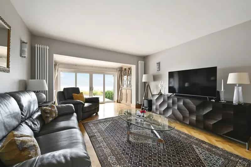 2 Bedroom Detached House for Sale