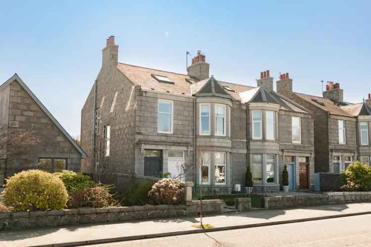 Four Bedroom Double Upper Flat with Uninterrupted Views
