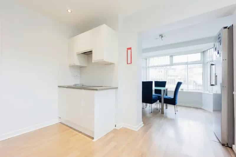 5 Bed Family Home for Sale Off Road Parking Garage