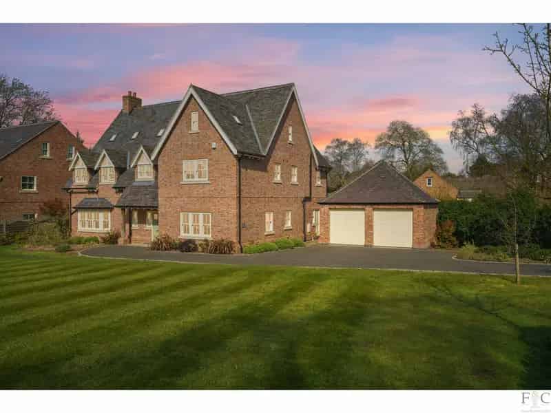 7 Bedroom Luxury Detached House 1 Acre Plot Leicester