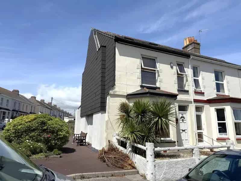 4 Bedroom End Terrace House To Rent Torpoint