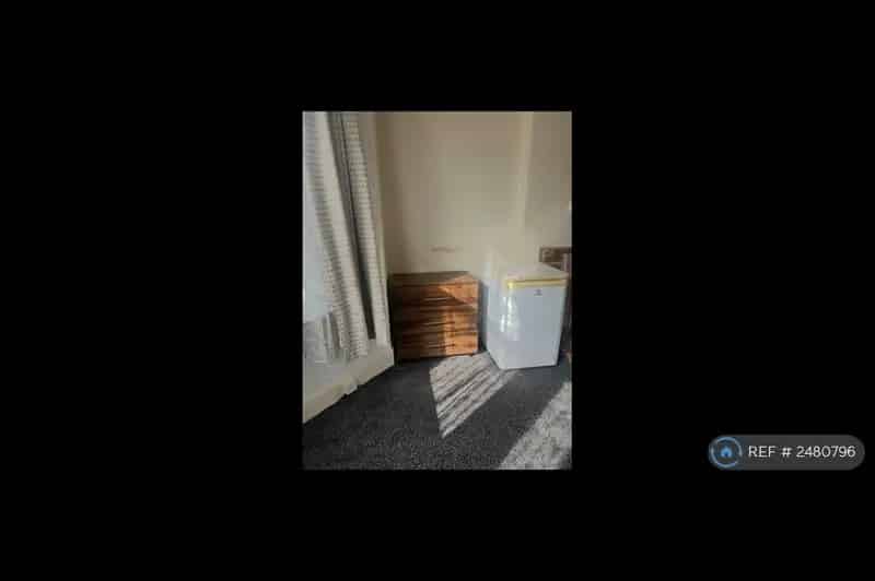 1 bedroom flat share