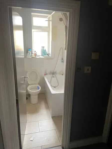 Spacious Flat near 2 Train Stations High St 5 Mins