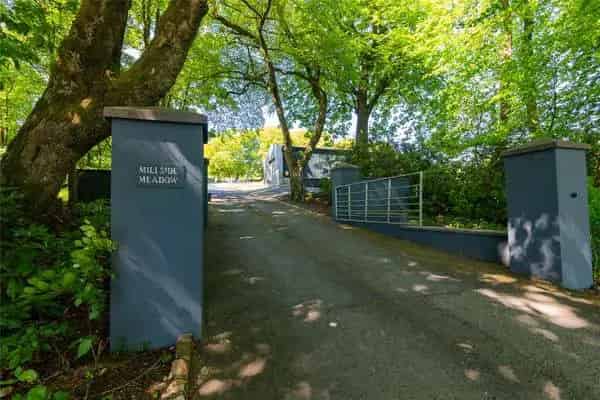 Modern Family Home in 6.5 Acres