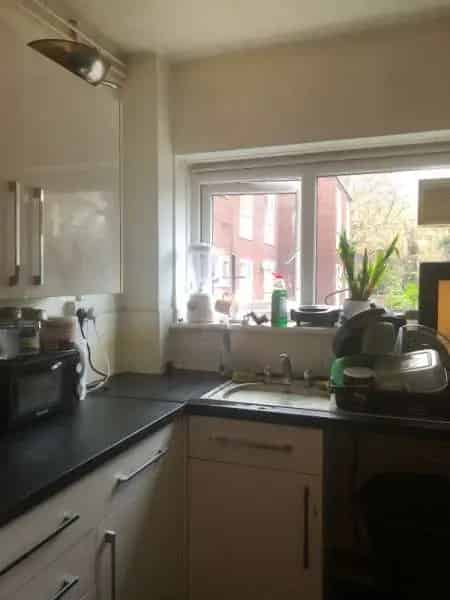 Living Room View Communal Garden Near Trafford Bar Metrolink