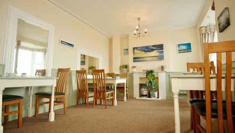 7 Bedroom Semi-Detached House with Sea Views - Borth