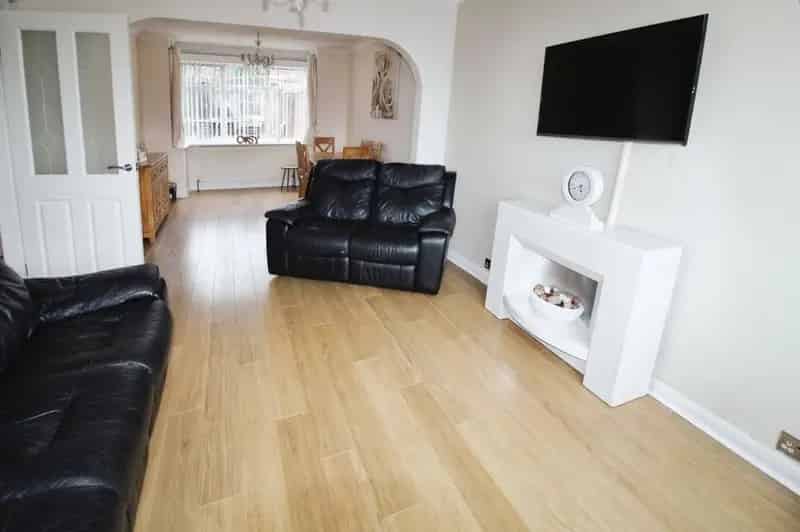 3 Bedroom Semi Detached House Birmingham B26
