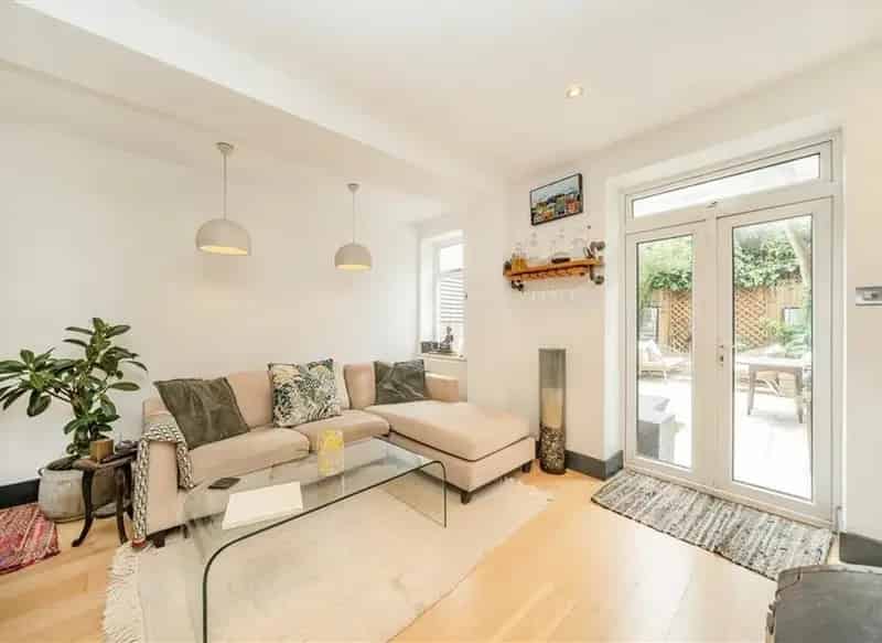 Two Bedroom Garden Flat near Elephant and Castle