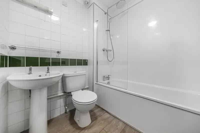 One Double Bedroom Flat near Central Wimbledon