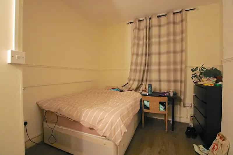 4 Bedroom Flat House to Rent in Bethnal Green