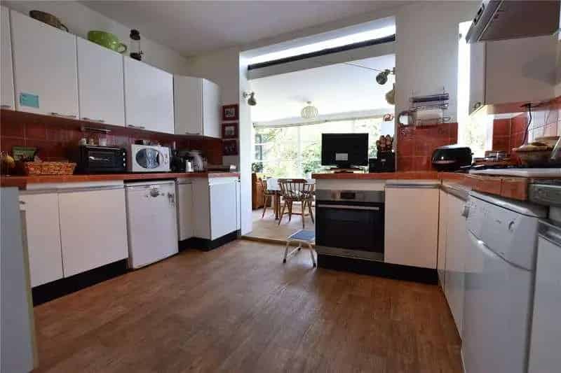 4 Bed Detached House for Sale in Purley