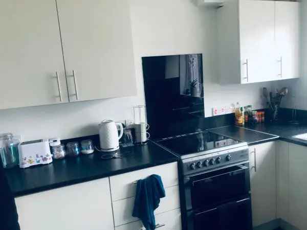 Flat For Rent in Rushmoor, England