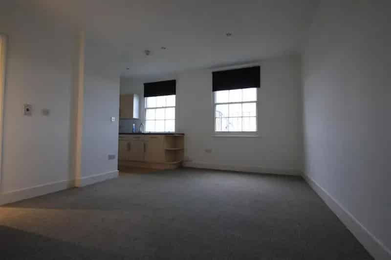 Studio to Rent