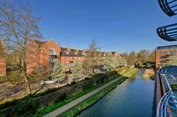 2 Bed Apartment Oxford City Centre Canal Views Parking