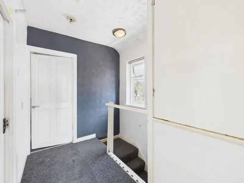 1 Bedroom Maisonette For Sale Requiring Modernisation
