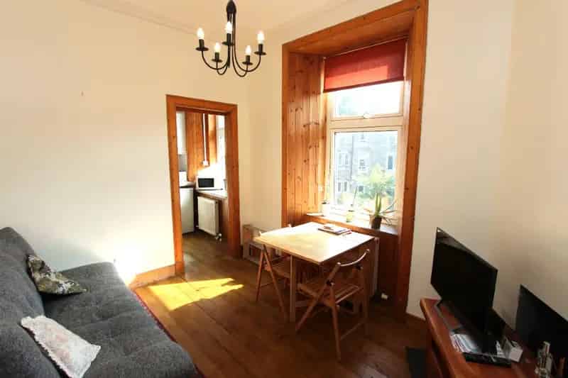 2 Bedroom Flat House to Rent