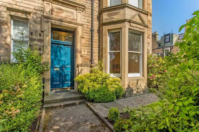 3 Bedroom Ground Floor Flat for Sale in Central Scotland