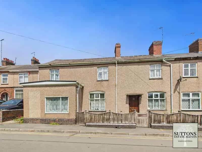 4 Bedroom End of Terrace House for Sale