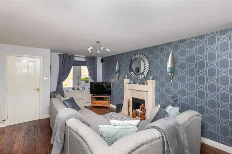 4 Bedroom Detached House to Rent