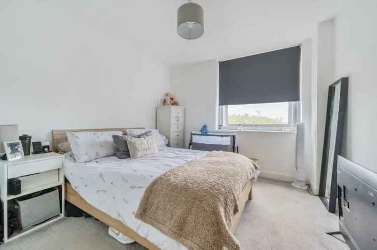 1 Bedroom Apartment for Sale Town Centre