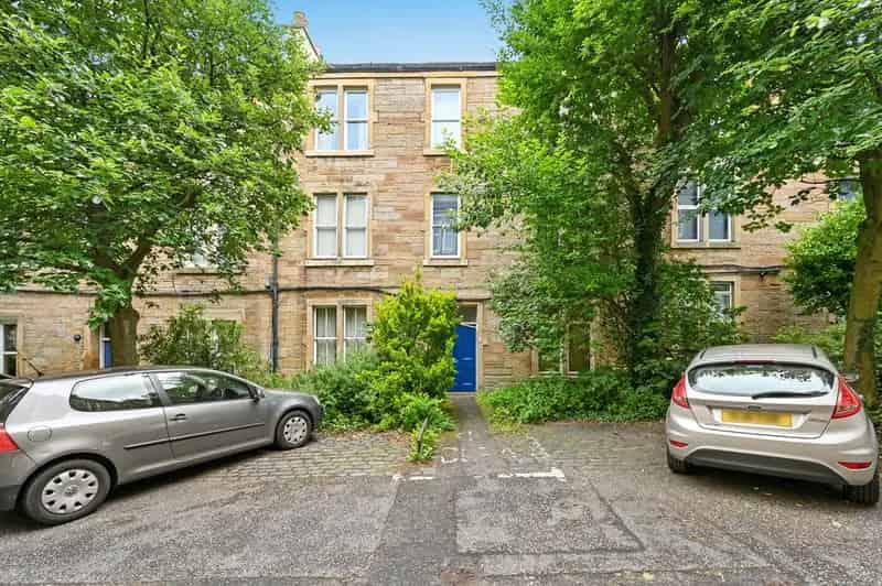 1 Bedroom Flat for Sale in Edinburgh