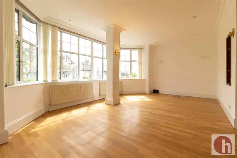 5 Bedroom House to Rent Golder Green