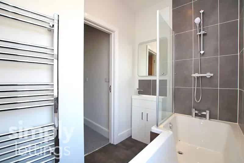 4 Bedroom Maisonette House to Rent for Students Sharers