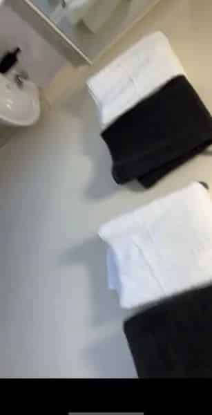New Bathroom Big Rooms Shop Nearby Town 5 Minute Walk Lovely Neighbourhood