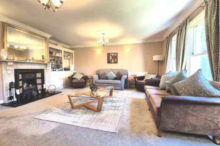 Detached Family House Near Christchurch Park