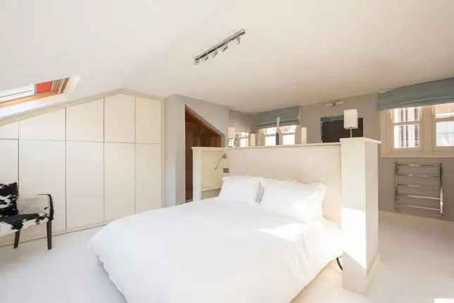 Mews house to rent in Petersham Mews, London SW7