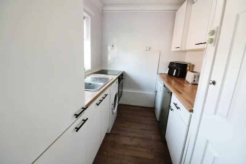 2 Bedroom Flat For Sale - Excellent Investment Opportunity