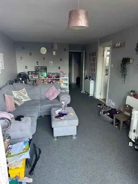 3 Bed House Near High Street with Parking and Large Balcony