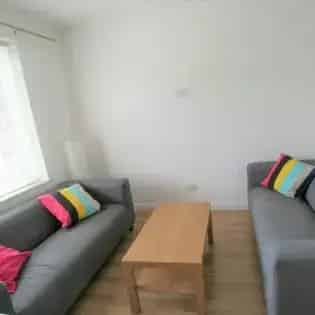 3 Bed Flat Victoria Park Manchester Newly Renovated Modern Furnishings