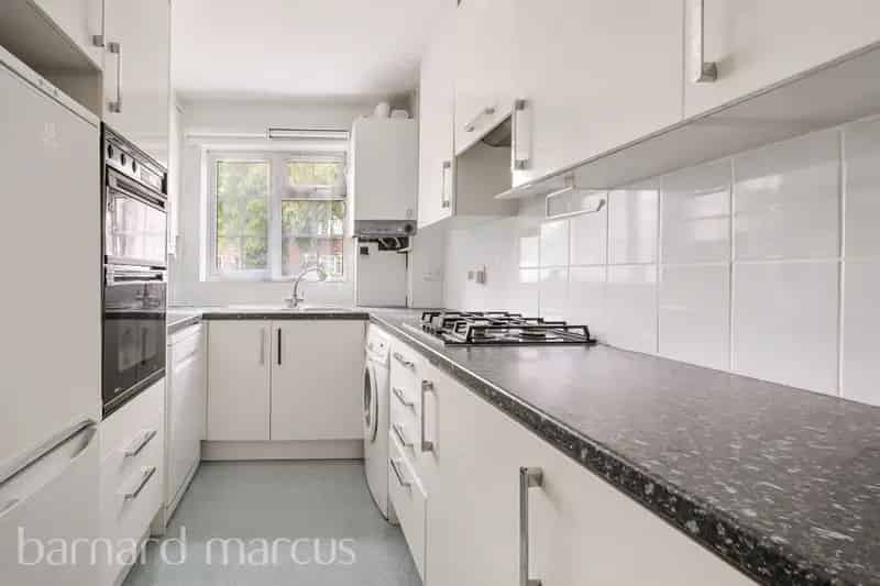 Spacious 2-Bed Ground Floor Flat - Refurbishment Opportunity