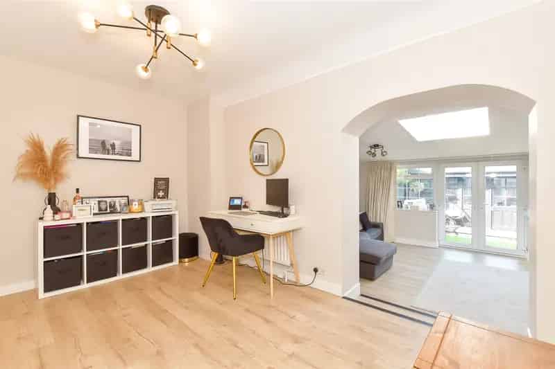 3 Bedroom Bungalow for Sale Near Gurnard Seafront