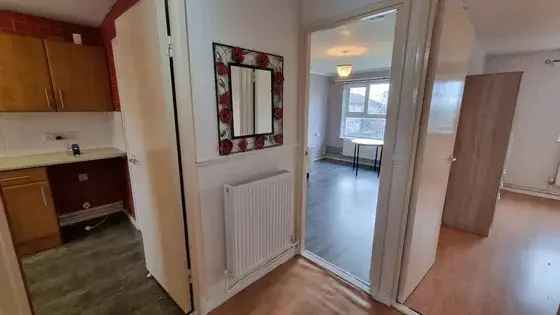 1 Bedroom Flat Manchester Top Floor Apartment Free Parking Available Now