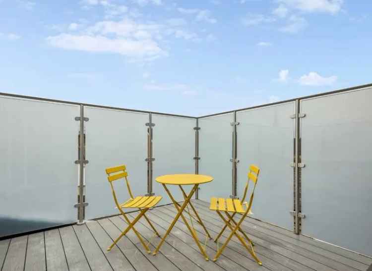 Two Double Bedroom Period Conversion with Roof Terrace