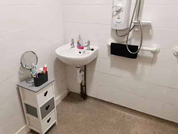 2 Bedroom Semi Detached House with Garden and Drive