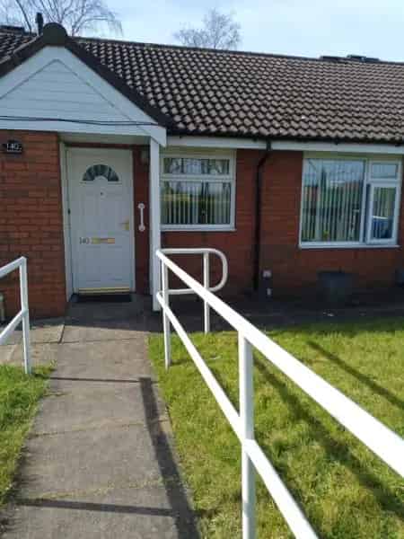 2 Bedroom Bungalow with Garden Wet Room Stafford Cheshire