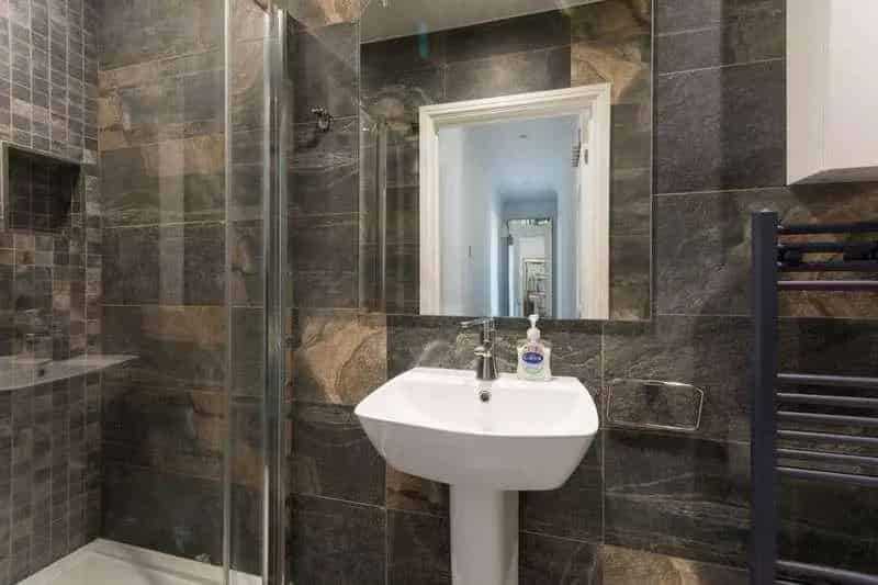 2 Bed Flat for Sale near Shepherd's Bush