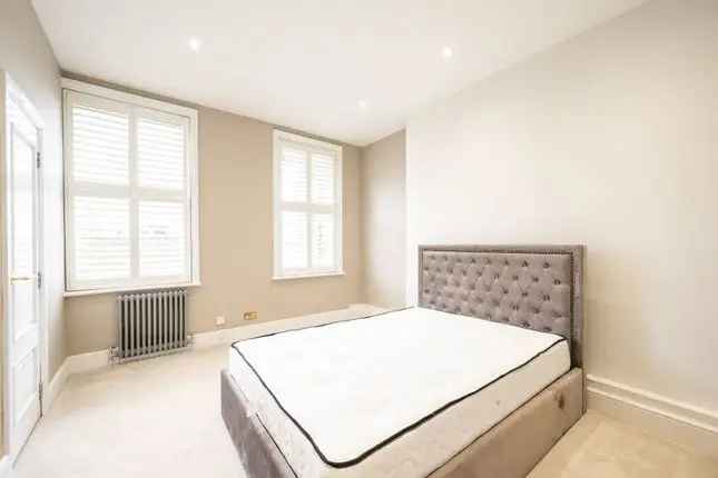 Flat to rent in New Cavendish Street, Marylebone, London W1G