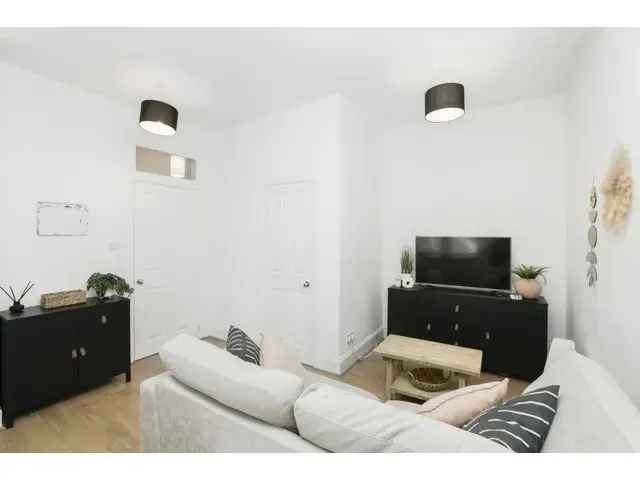 2 bedroom flat  for sale