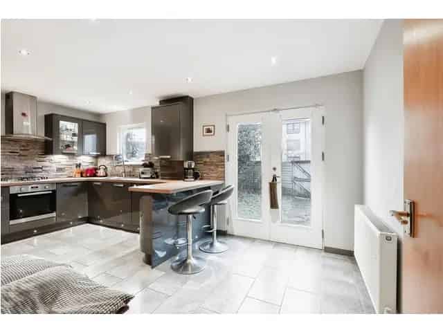 3 Bedroom End Terraced House for Sale