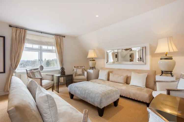 4 Bedroom Penthouse Apartment in Henley-on-Thames