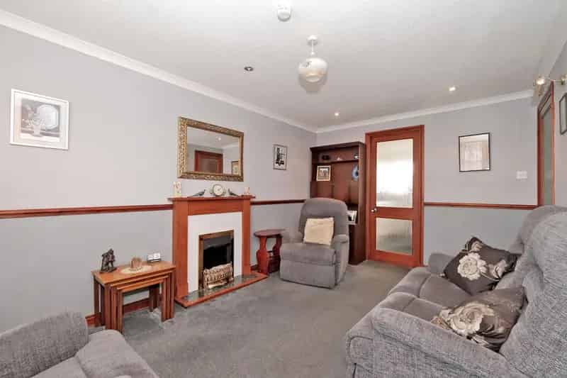 2 Bed Semi-Detached Bungalow with Garage and Garden