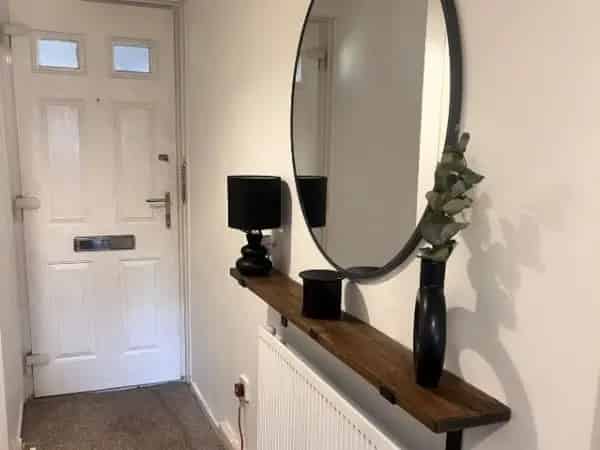 2 Bed House Near Amenities - Newly Decorated