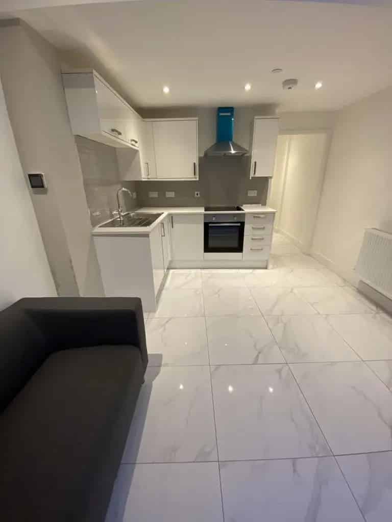 1 Bedroom Apartment to Rent - Modern Flat with Private Garden
