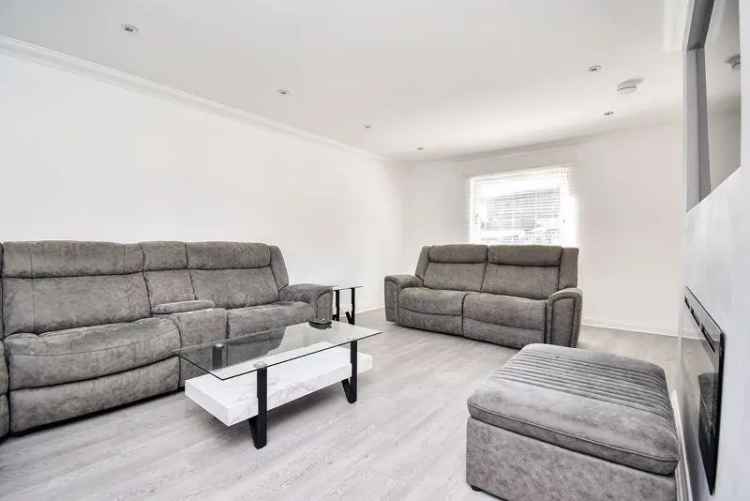 2 Bedroom Mews House for Sale in Kilsyth